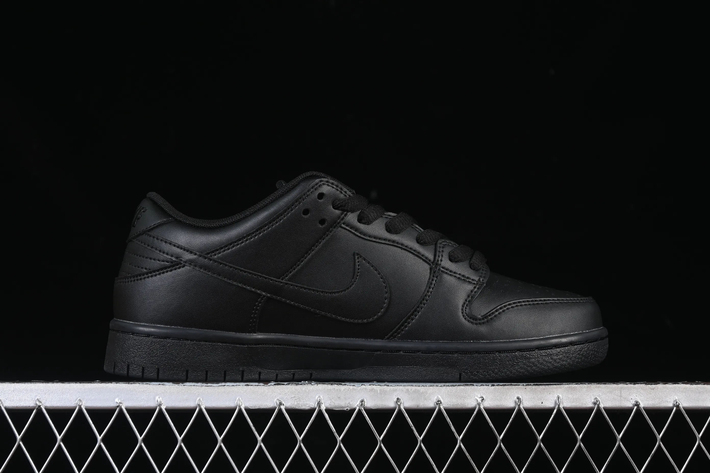 All categories Nk SB Dunk series Nk SB Dunk Low low-top sneakers Nike SB Dunk Low Pro ISO Black Warrior low-top casual skateboard shoes FJ1674-001